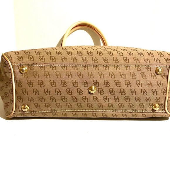 Dooney bourke DB signature print canvas Designer Tote Bag - Picture 3 of 12